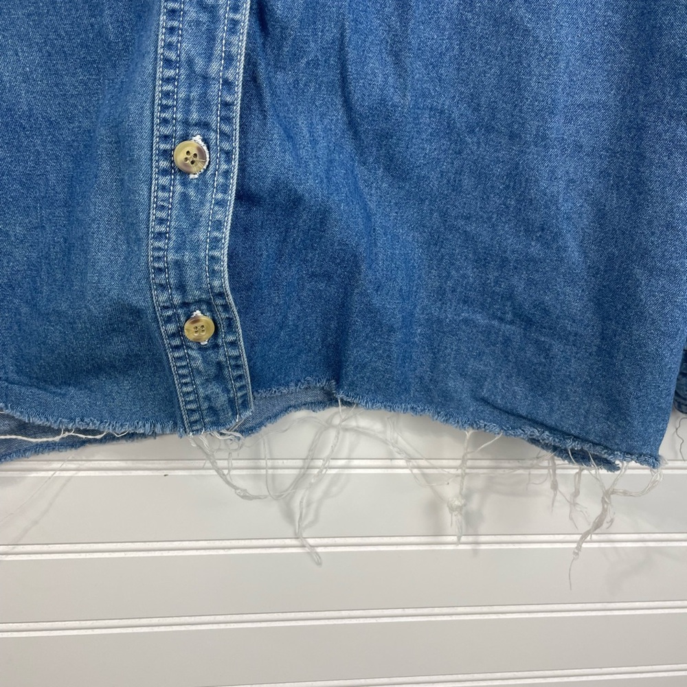 Bobbie Brooks Blue Denim Vintage Embroidered Christmas Top Women’s EUC - Picture 7 of 8
